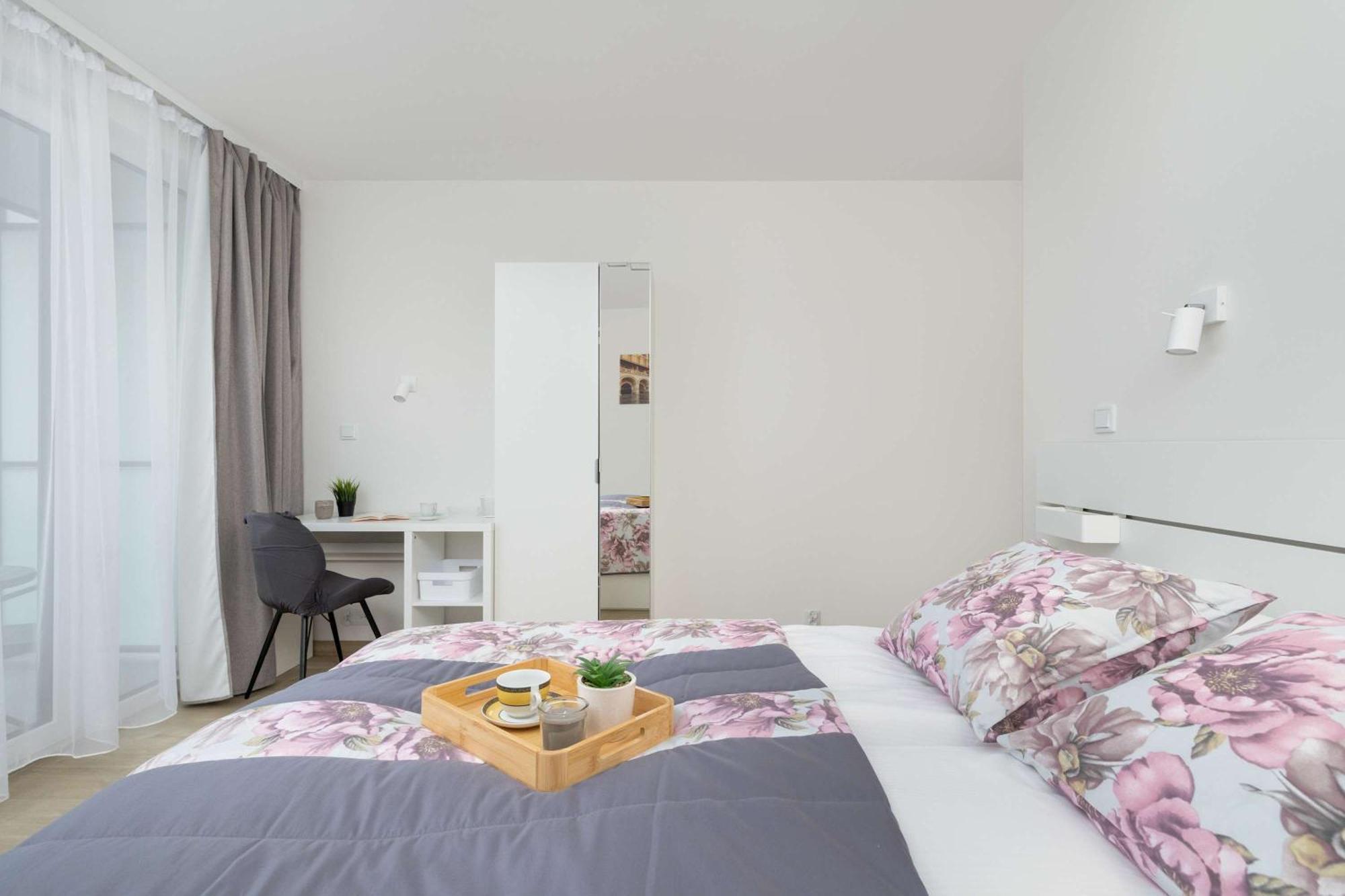 Cozy Apartments Laszkiewicza With Parking By Noclegi Renters Cracovia Esterno foto