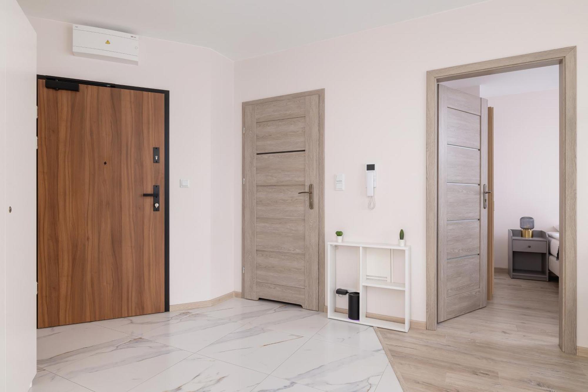 Cozy Apartments Laszkiewicza With Parking By Noclegi Renters Cracovia Esterno foto